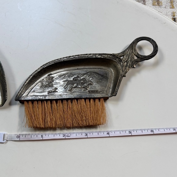 Vintage table crumb catcher equestrian horse riding Silver Dustpan and Brush Set - Picture 9 of 9